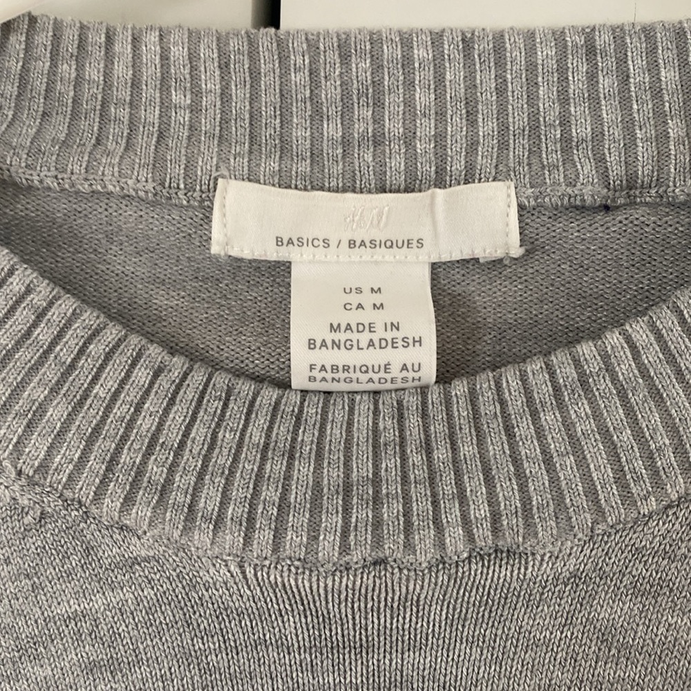 H&M Basics Sweater - Picture 2 of 7